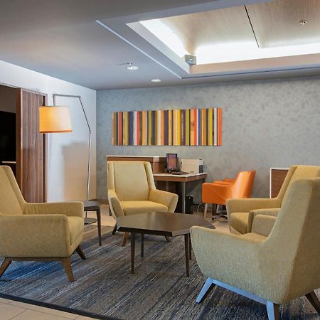 Holiday Inn Express Kamloops By Ihg מראה חיצוני תמונה