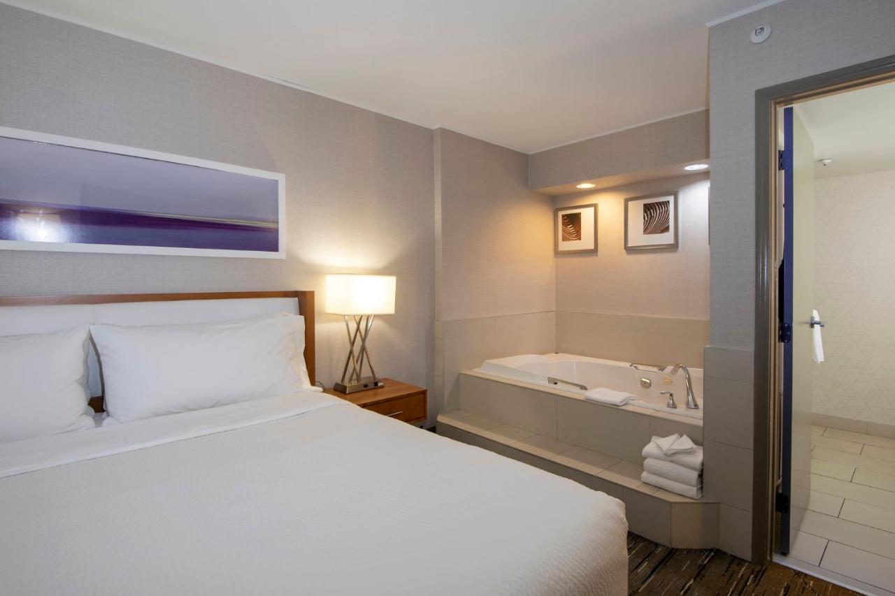 Holiday Inn Express Kamloops By Ihg מראה חיצוני תמונה
