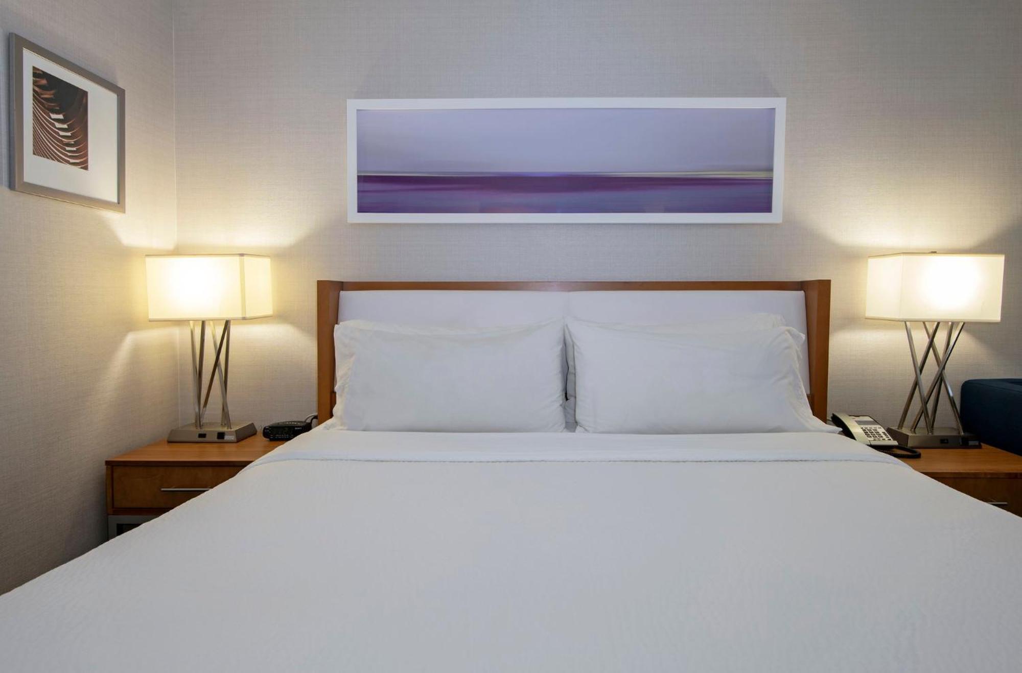 Holiday Inn Express Kamloops By Ihg מראה חיצוני תמונה