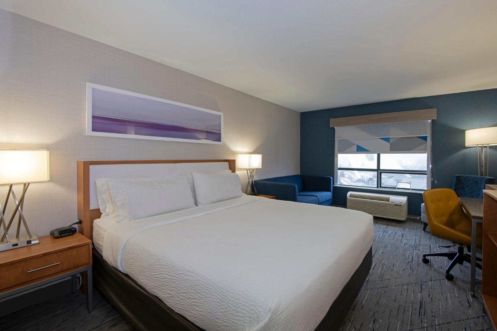 Holiday Inn Express Kamloops By Ihg מראה חיצוני תמונה