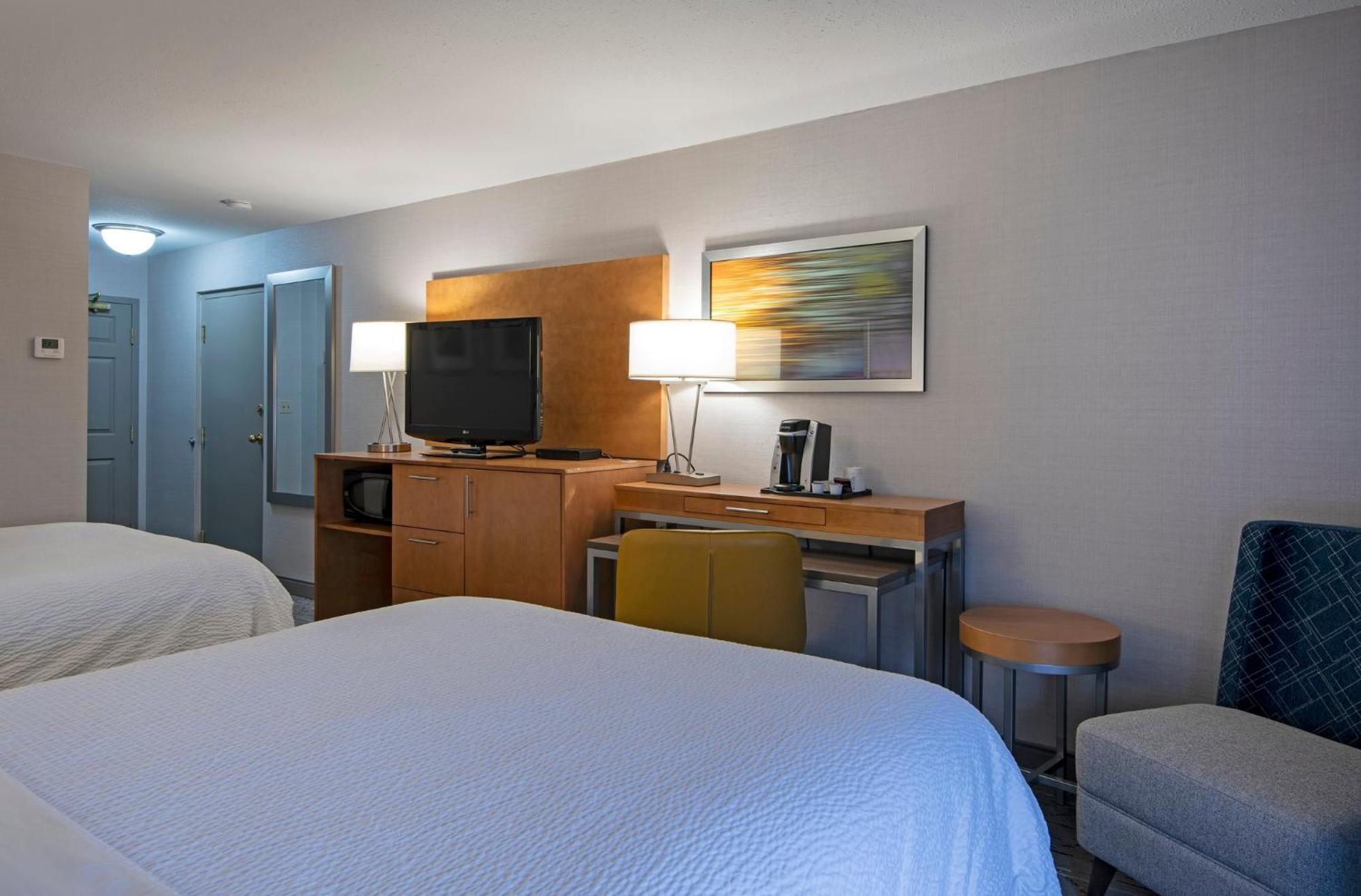 Holiday Inn Express Kamloops By Ihg מראה חיצוני תמונה