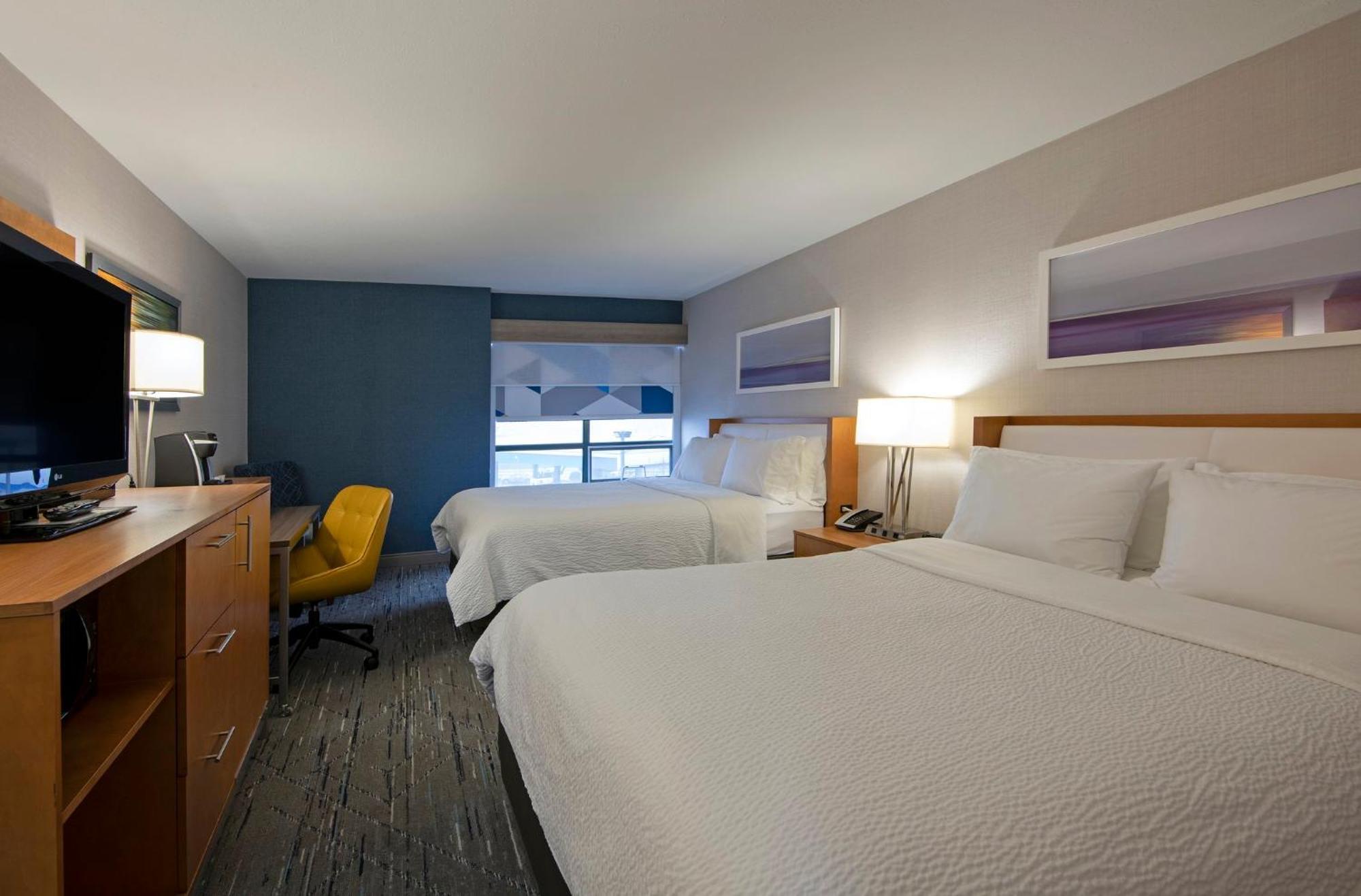 Holiday Inn Express Kamloops By Ihg מראה חיצוני תמונה