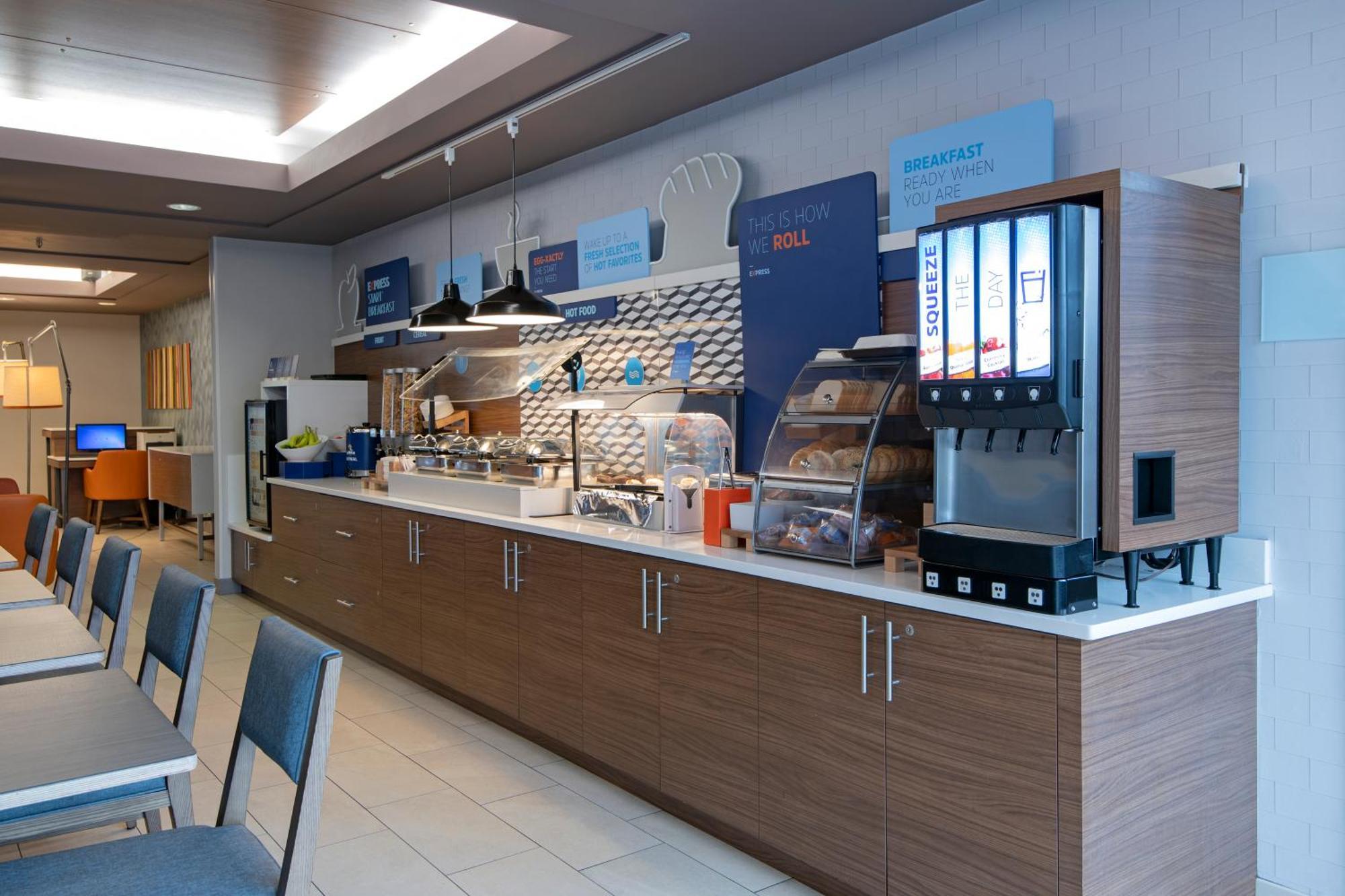 Holiday Inn Express Kamloops By Ihg מראה חיצוני תמונה
