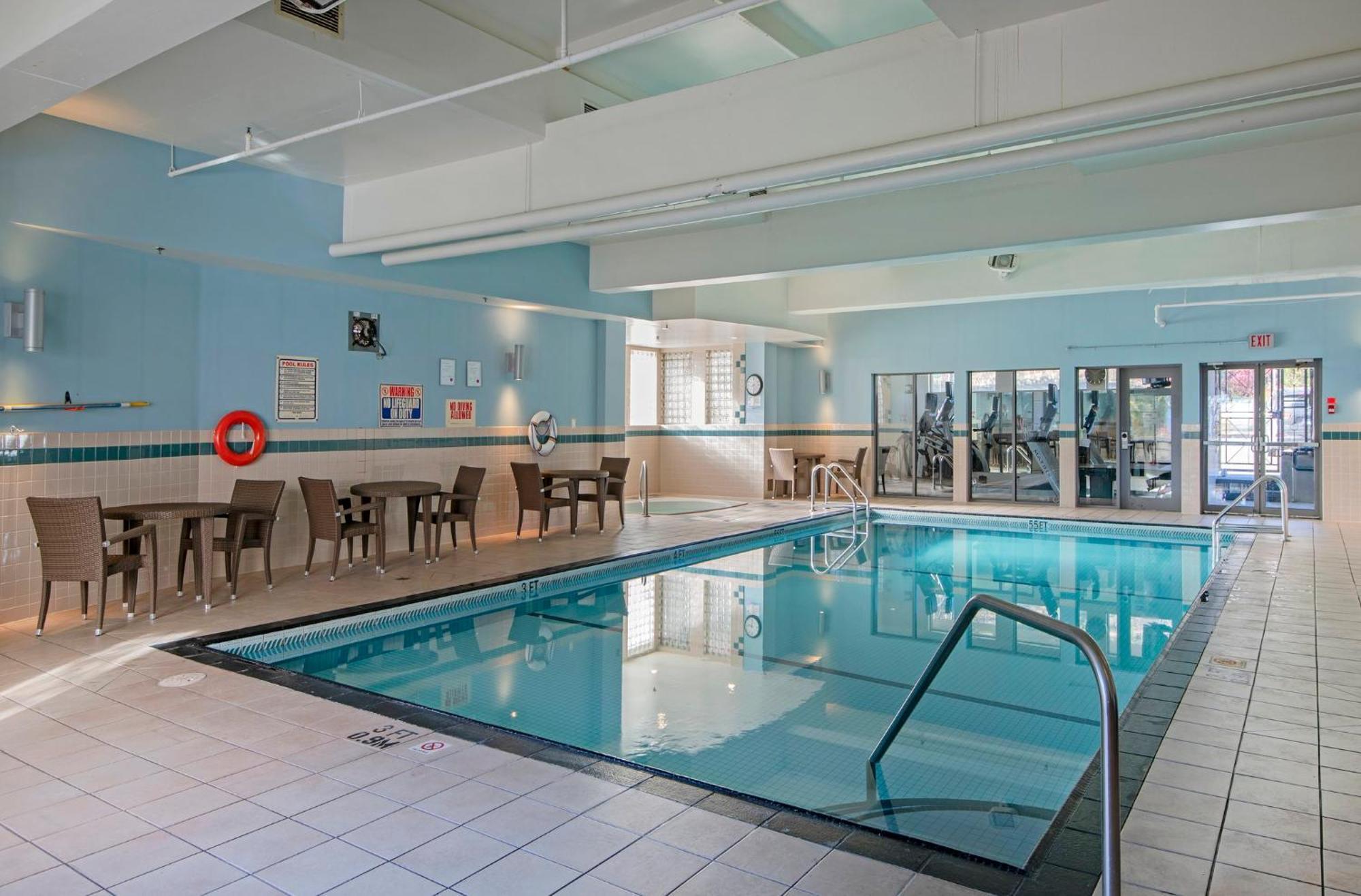 Holiday Inn Express Kamloops By Ihg מראה חיצוני תמונה