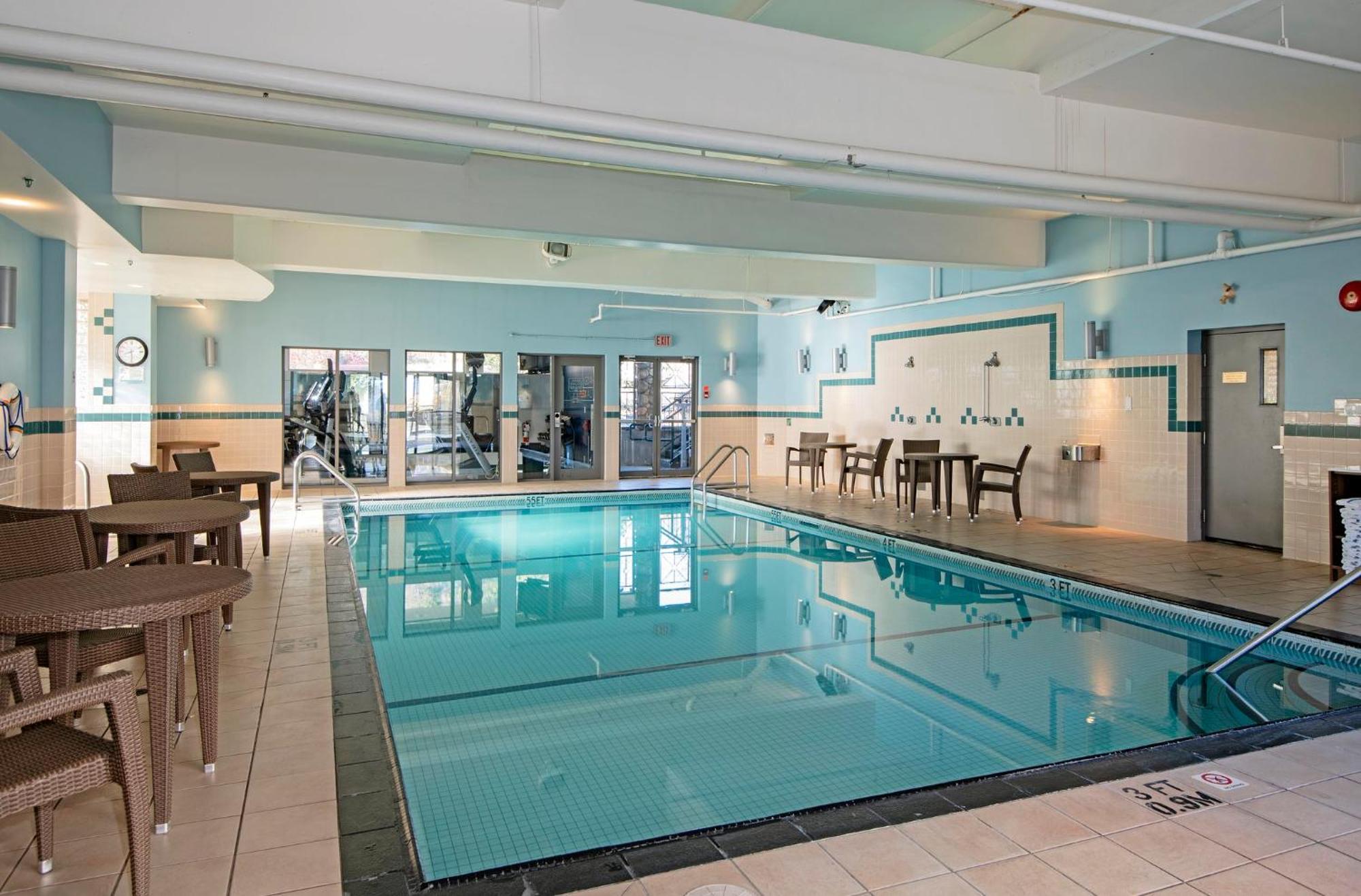 Holiday Inn Express Kamloops By Ihg מראה חיצוני תמונה