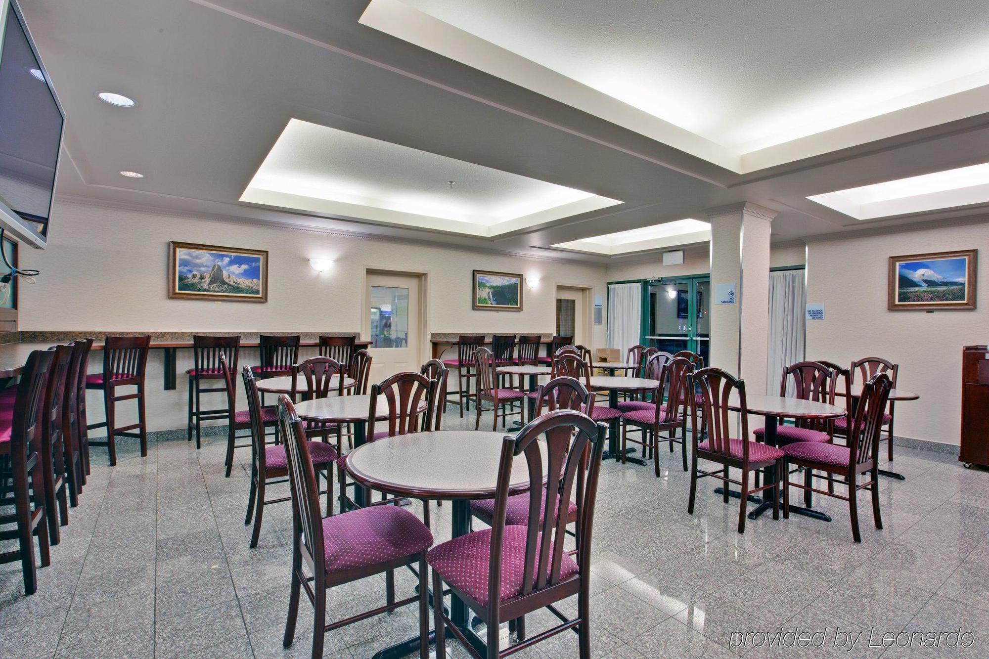 Holiday Inn Express Kamloops By Ihg מראה חיצוני תמונה