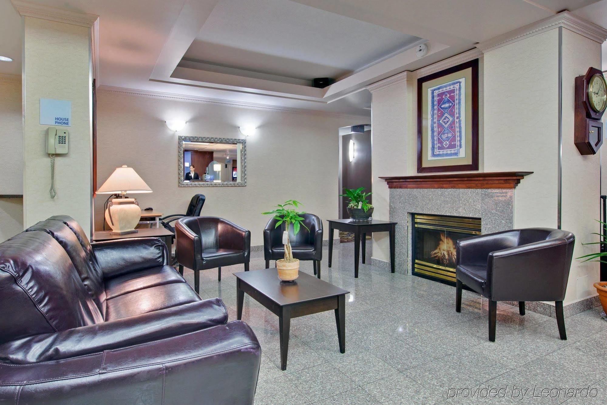 Holiday Inn Express Kamloops By Ihg מראה חיצוני תמונה